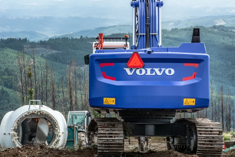 Operations to remove and transport waste from the dismantling of 10 wind turbines at the Vergão Wind Farm, Proença-a-Nova