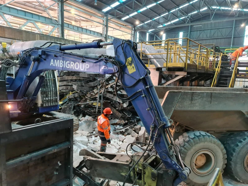 Demolição do Forno de Reaquecimento de Biletes, Siderurgia Nacional, Seixal